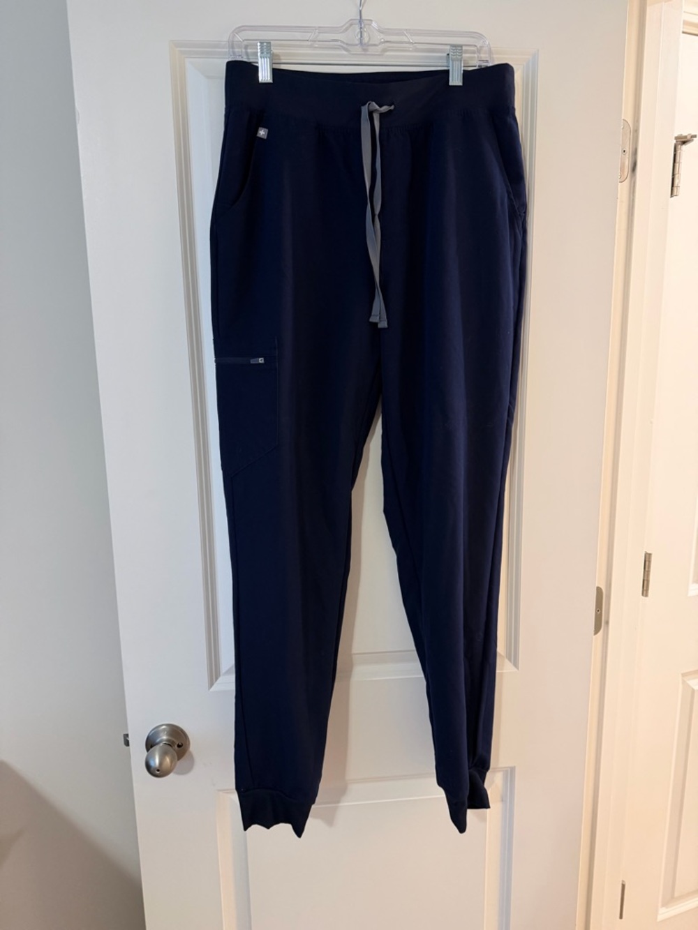 FIGS Women’s Navy Jogger Scrubs